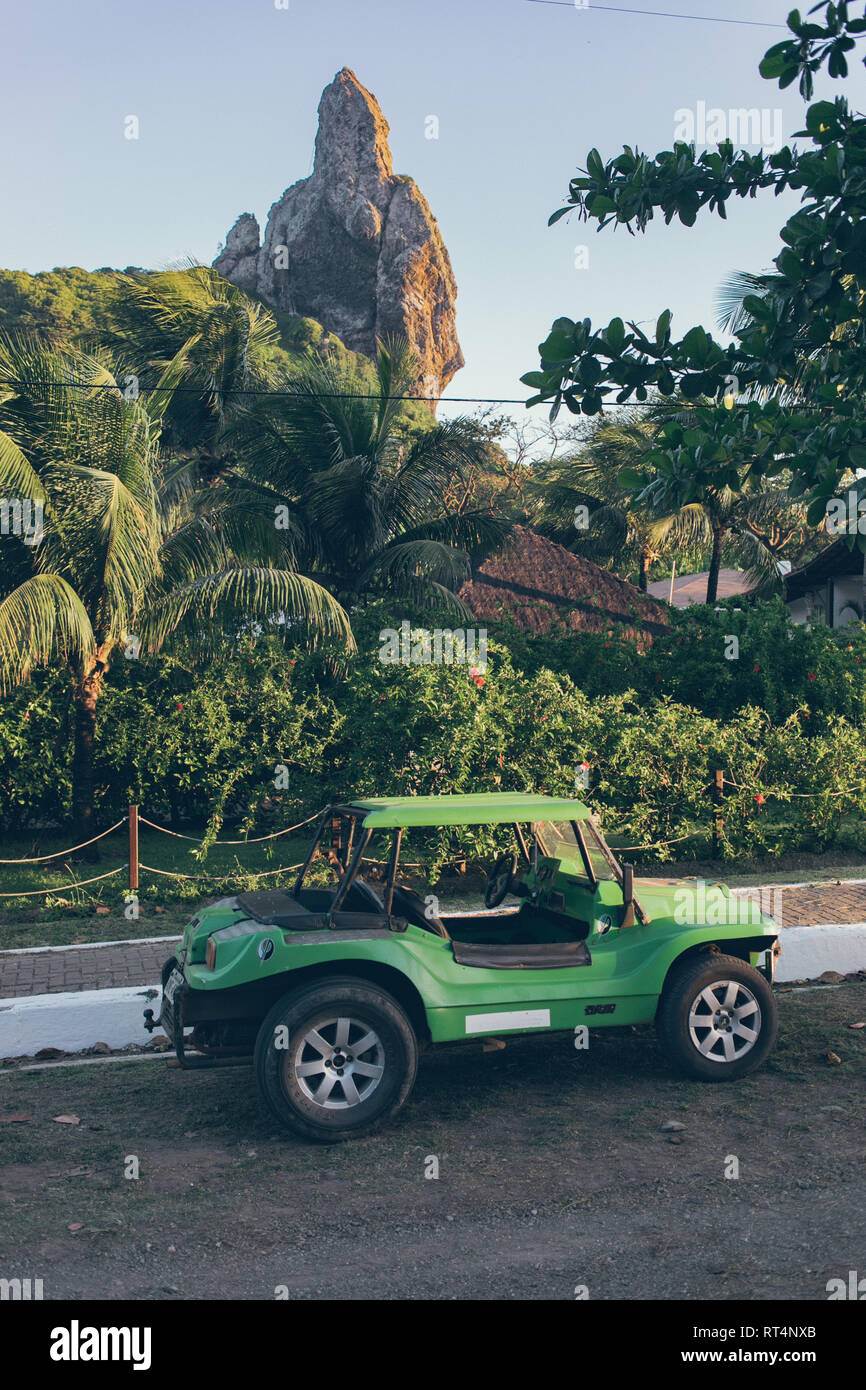 Dune Buggy sur Fernando de Noronha, une île au large de la côte nord du Brésil Banque D'Images