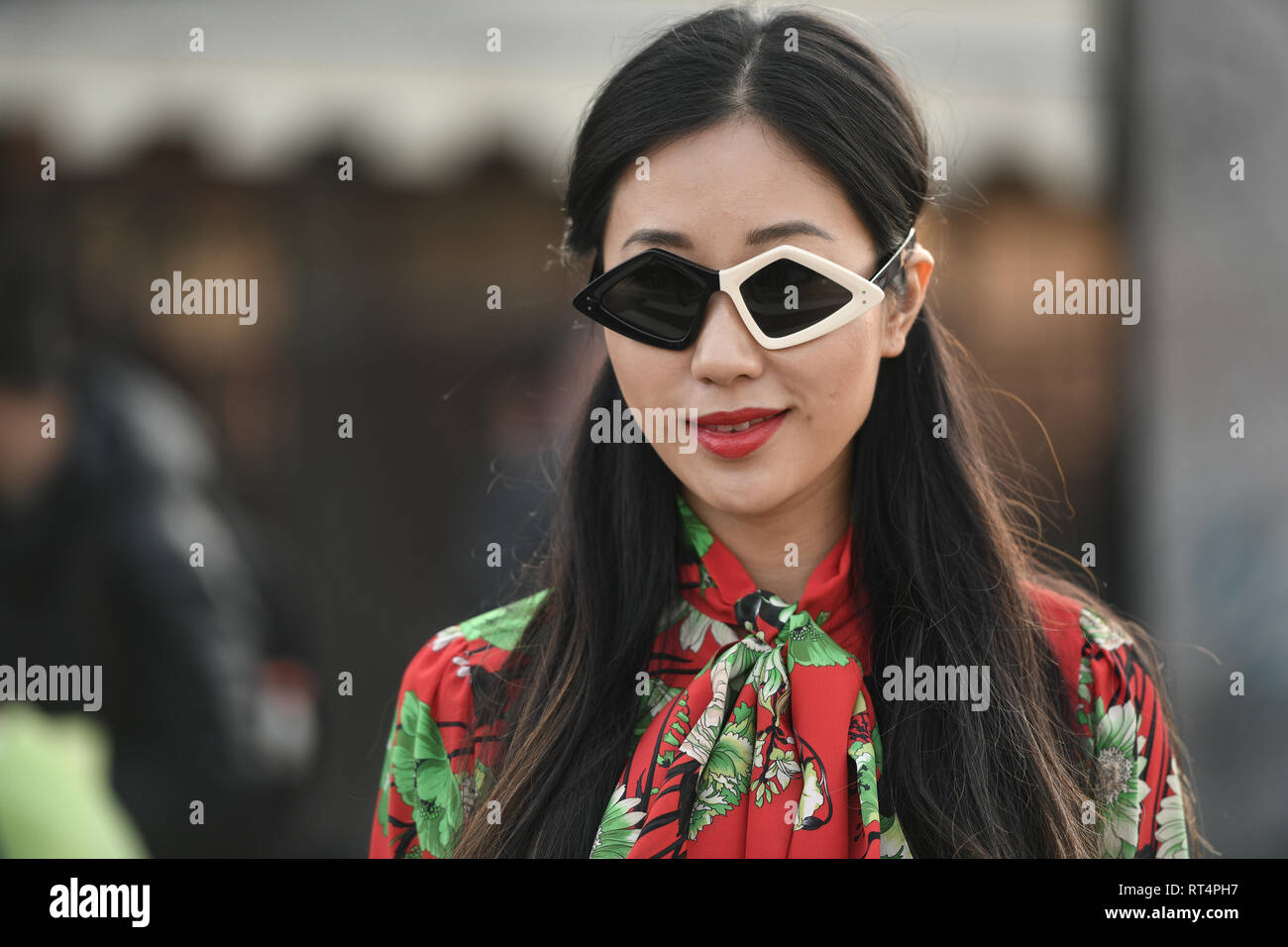 Milan, Italie - 20 Février 2019 : Street style outfit avant un défilé de mode pendant la Fashion Week de Milan - MFWFW19 Banque D'Images