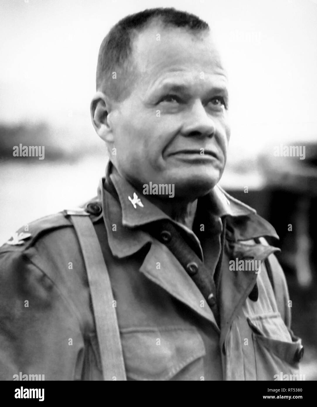 Le Colonel Chesty Puller lors d'une mission en Chigyong, 1951. Banque D'Images