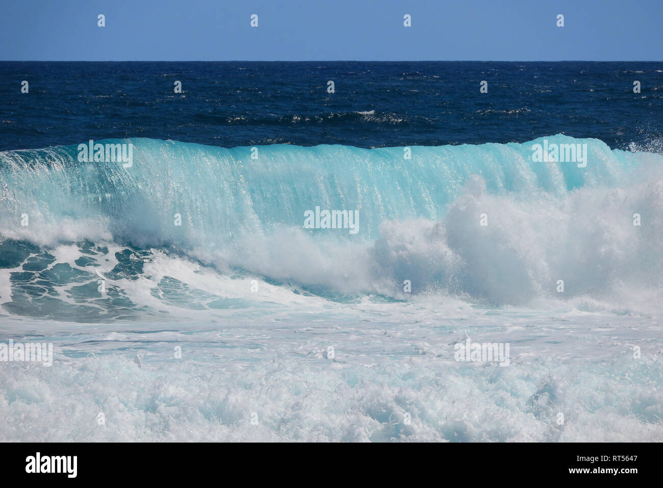 Déferlante de Siargao, un spot de surf populaire aux Philippines, en Asie Banque D'Images