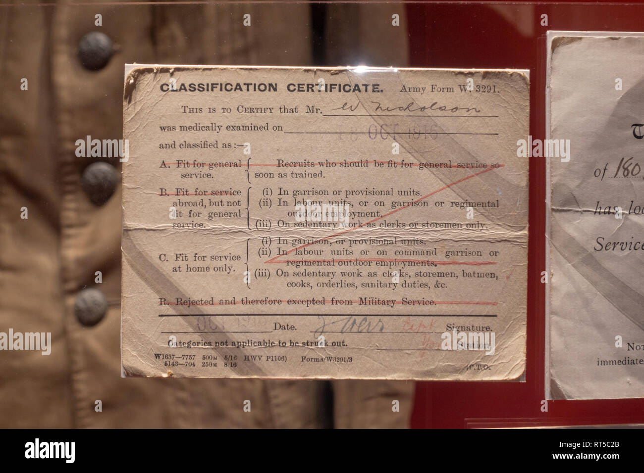 Formulaire de l'armée W.3291, Certificat de classification à l'écran dans le York Castle Museum, York, Yorkshire, UK. Banque D'Images