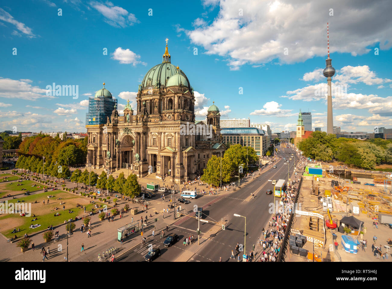 Allemagne, Berlin, Berlin Museumsinsel avec Cathédrale et Tour de télévision de Berlin dans l'arrière-plan Banque D'Images