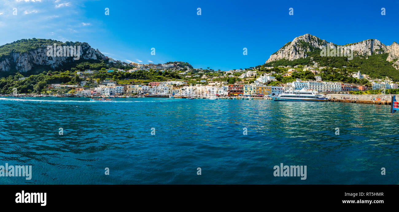 L'Italie, Campanie, Golfe de Naples, Capri, vue panoramique de Marina Grande Banque D'Images