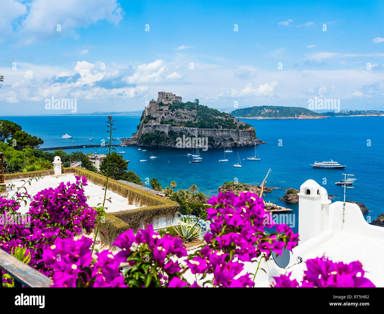 L'Italie, Campanie, Naples, Golfe de Naples, Ischia Island, Château Aragonais sur Rock Island Banque D'Images