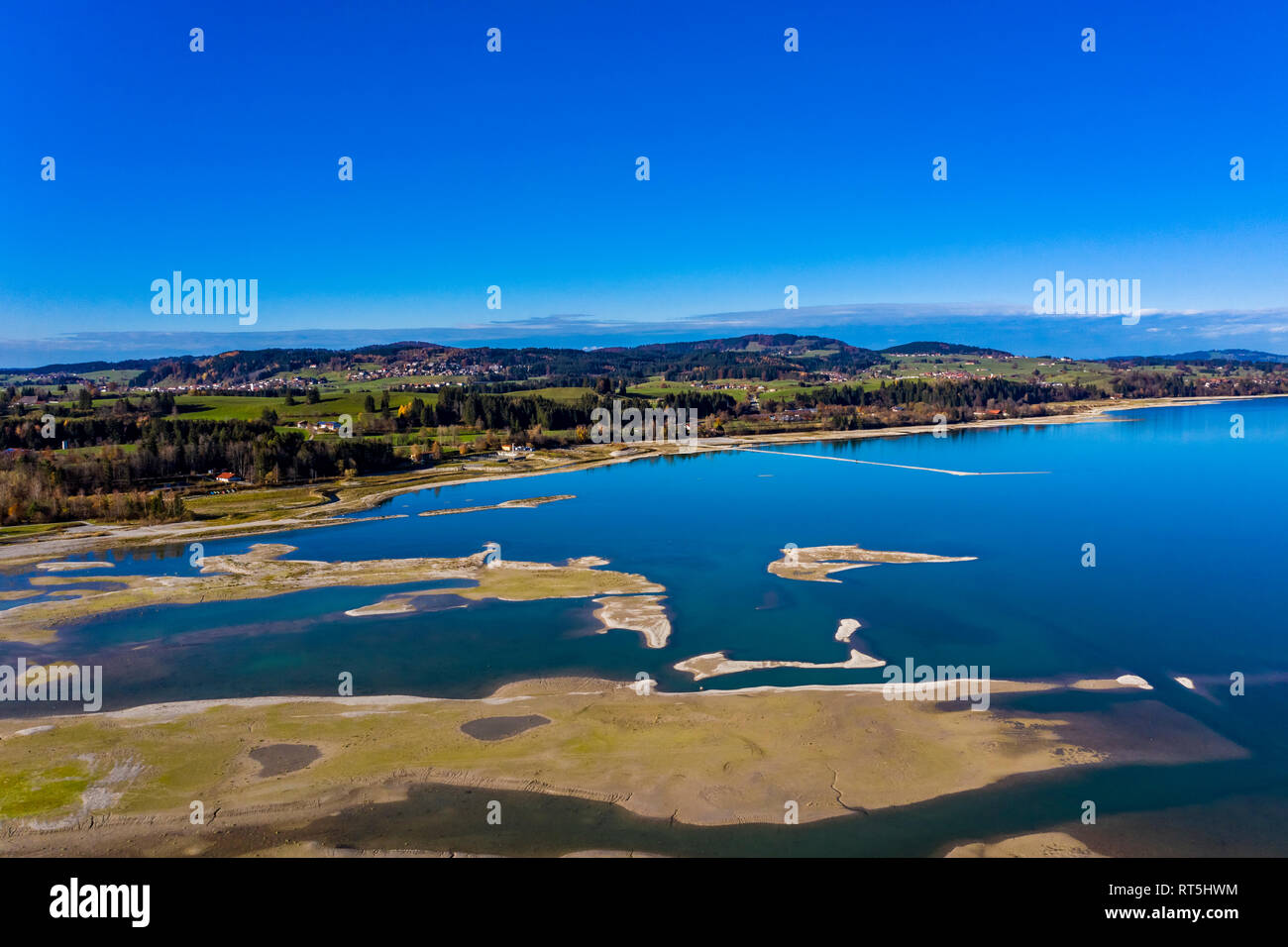 L'Allemagne, en Bavière, à l'Est, Füssen, Schwangau Allgaeu, Forggensee, faible niveau d'eau et bancs Banque D'Images