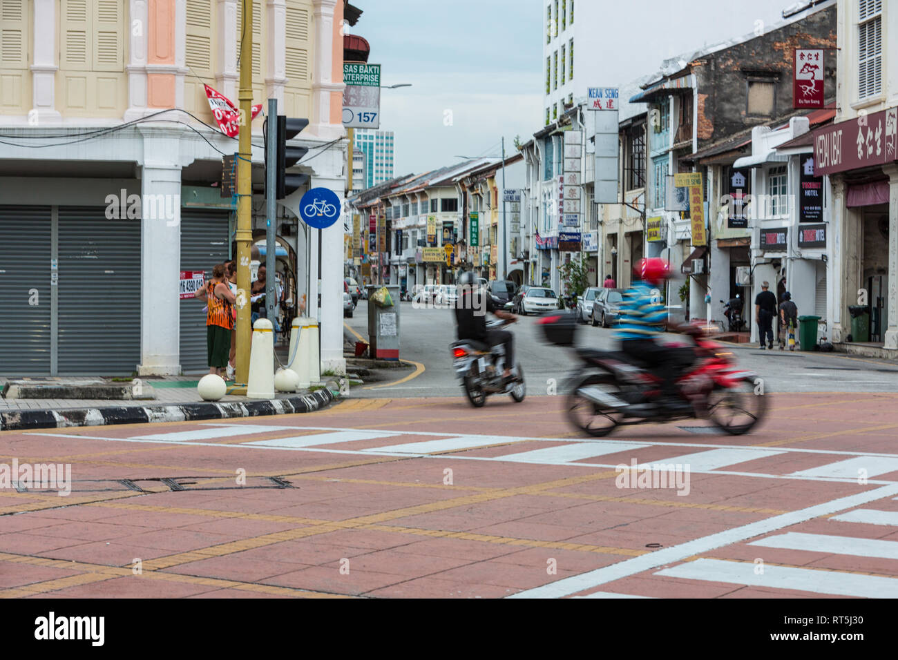 Motos rapide, l'excès de trafic, George Town, Penang, Malaisie Banque D'Images