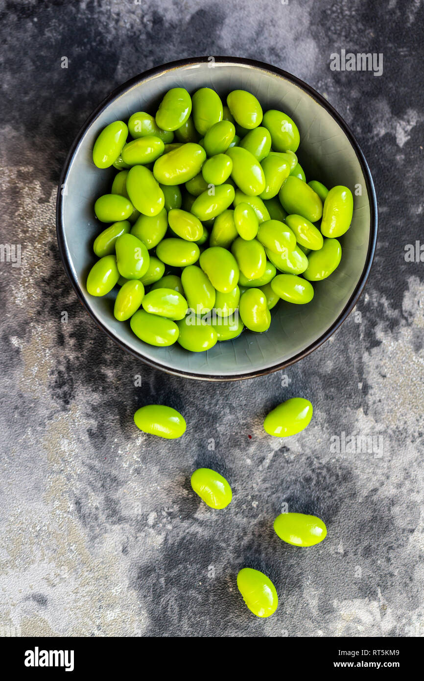 Haricots, fèves de soja dans un bol Banque D'Images