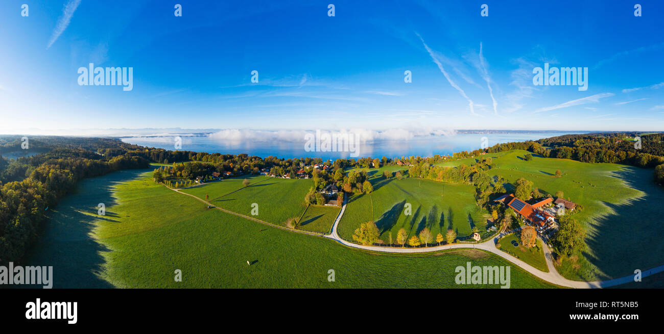 L'Allemagne, la Haute-Bavière, Fuenfseenland, vue aérienne du lac de Starnberg, Ambach et Luigenkam Muensing près de Banque D'Images