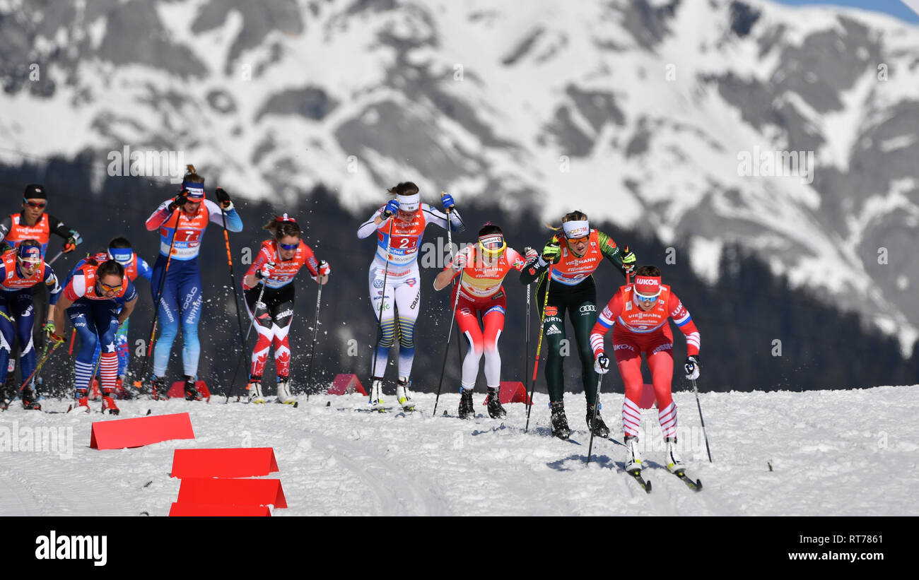 Seefeld, Autriche. 28 Février, 2019. Ski nordique : Championnat du monde, cross-country - relais 4 x 5 km, les femmes. Julia Belorukowa (r) de la Russie dans l'action en face de Victoria Carl (2e à partir de la droite) de l'Allemagne. Credit : Hendrik Schmidt/dpa-Zentralbild/dpa/Alamy Live News Banque D'Images