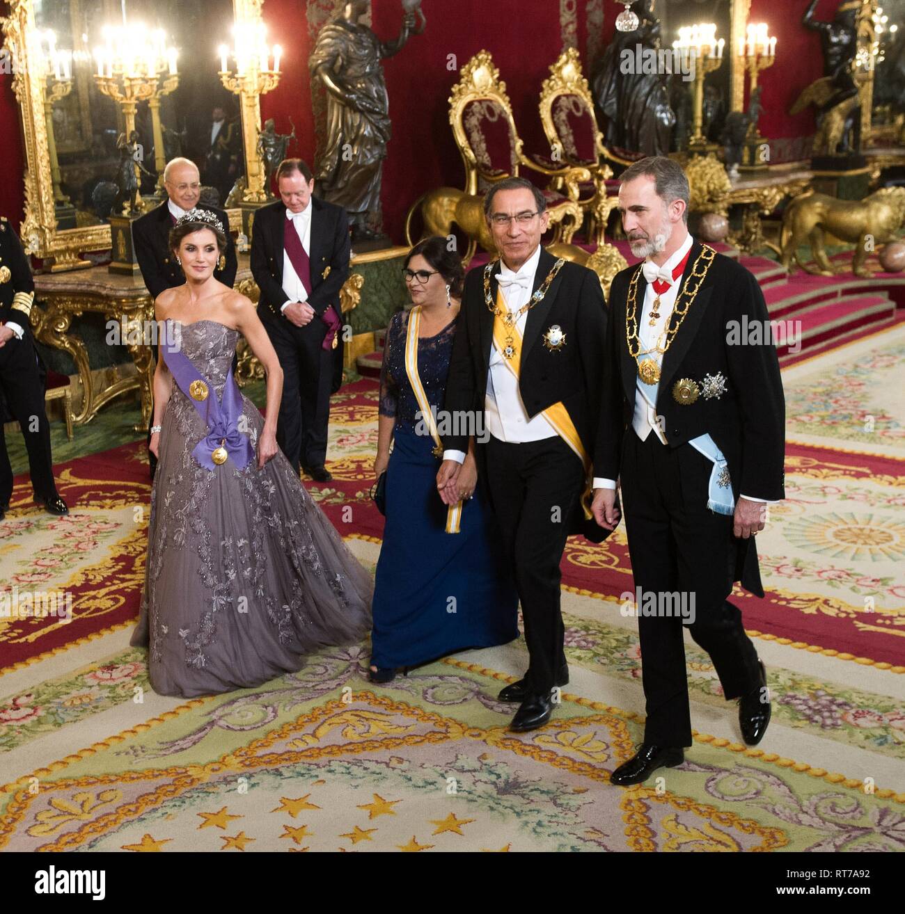 Le roi Felipe VI d'Espagne, la Reine Letizia d'Espagne, président Martin Vizcarra, Maribel Dia lors de la visite du Président du Pérou Martin Vizcarra à l'Espagne au Palais Royal de Madrid. Banque D'Images