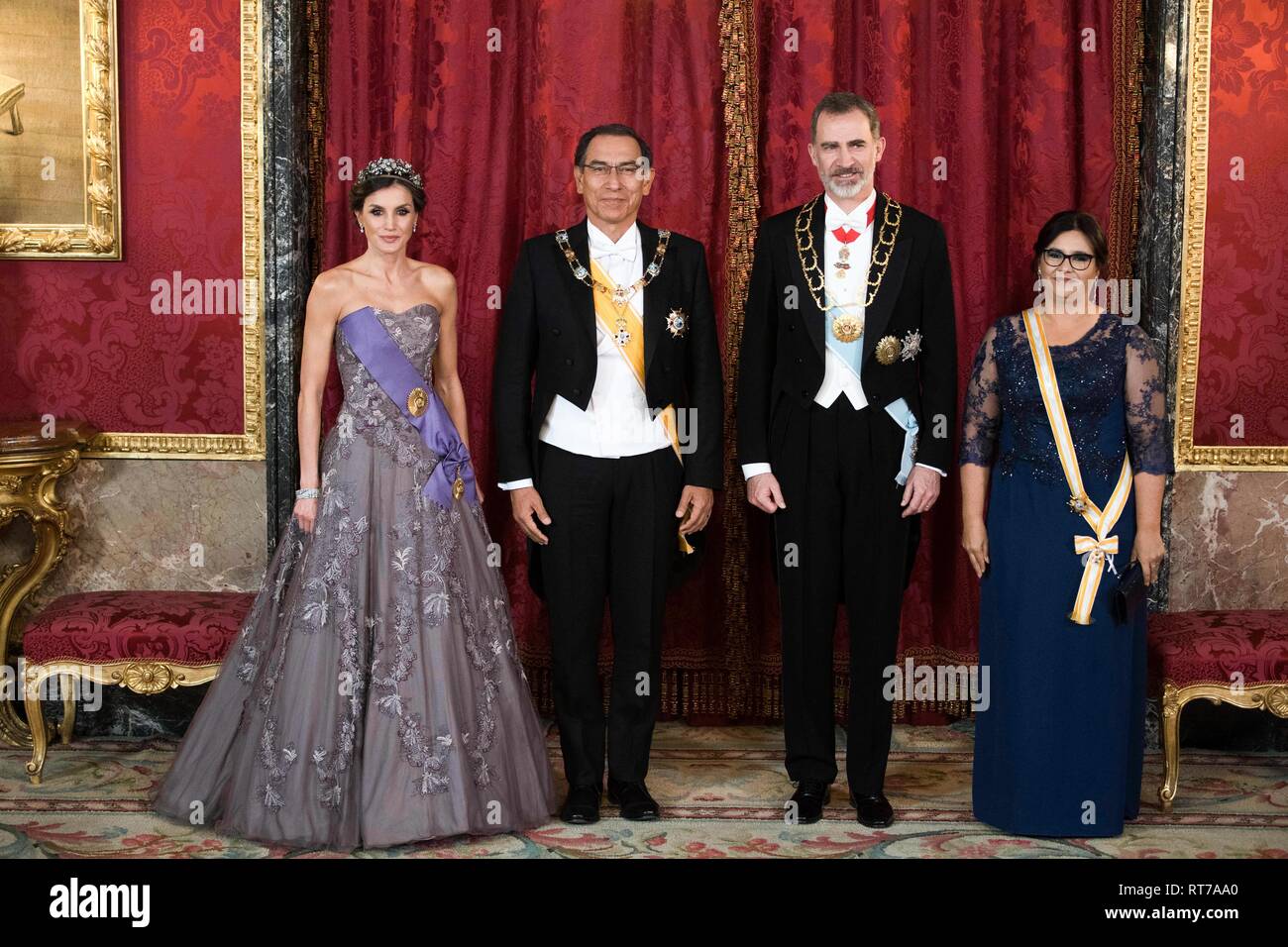 Le roi Felipe VI d'Espagne, la Reine Letizia d'Espagne, président Martin Vizcarra et Maribel Diaz lors de la visite du Président du Pérou Martin Vizcarra à l'Espagne au Palais Royal de Madrid, Espagne. Le 27 février 2019. (Photo de Belén Diaz/piscine) Banque D'Images