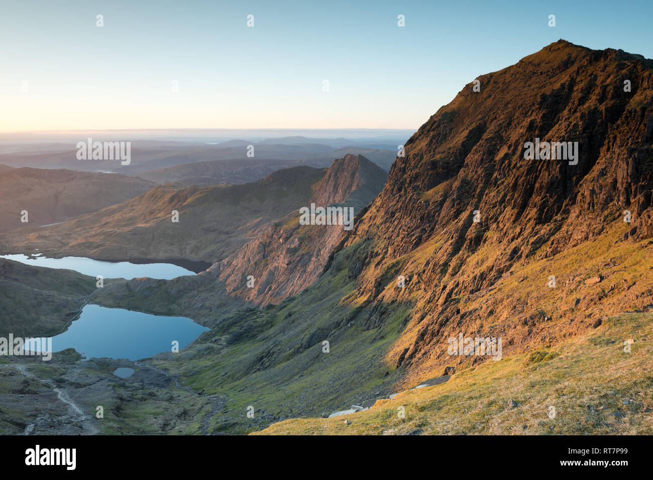 Vue depuis le chemin Llanberis, Snowdonia, Gwynedd, Pays de Galles Banque D'Images