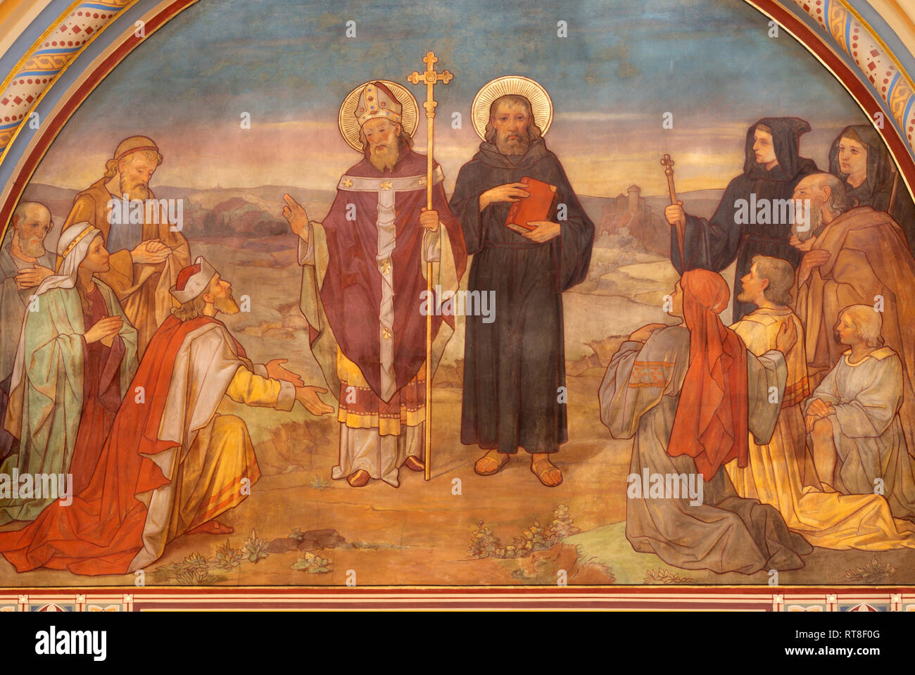 PRAGUE, RÉPUBLIQUE TCHÈQUE - le 17 octobre 2018 : la fresque de Saint Cyrille et Méthode à l'église par Metodeje Svatého Cyrila František Sequens à partir de l'extrémité des Banque D'Images