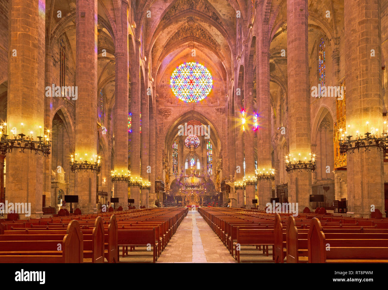 Interior palma cathedral palma mallorca Banque de photographies et d'images  à haute résolution - Alamy