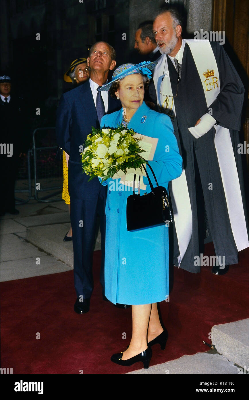 Son Altesse Royale la Reine Elizabeth II et le Prince Philip, duc d'Édimbourg quittent l'Église hollandaise à Austin Friars, Londres. L'Angleterre. UK. 28 Juin 1989 Banque D'Images