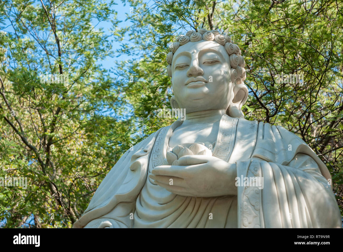 La figure du Bouddha dans le parc de Pagoda Hong Hien, Fréjus, Var, Provence-Alpes-Côte d'Azur, France, Europe Banque D'Images