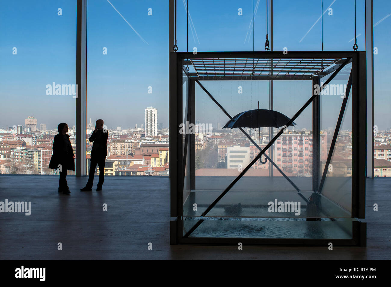 Les Larmes de Damien Hirst pour tout le monde vous regarde (1997) dans le nouveau bâtiment Torre de la Fondazione Prada, Milan, Italie Banque D'Images