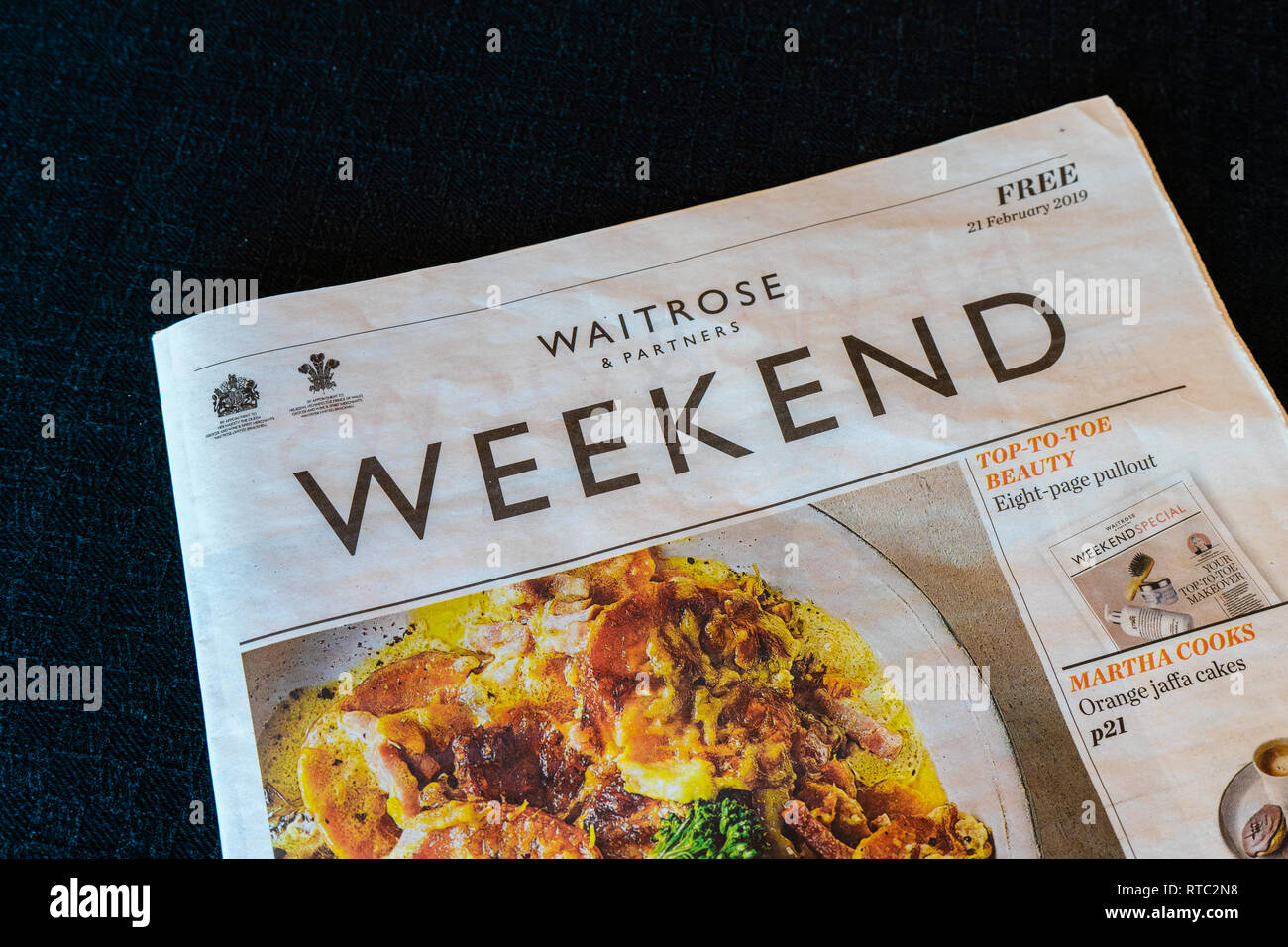 Une copie d'un Waitrose Weekend magazine/ papier, UK Banque D'Images