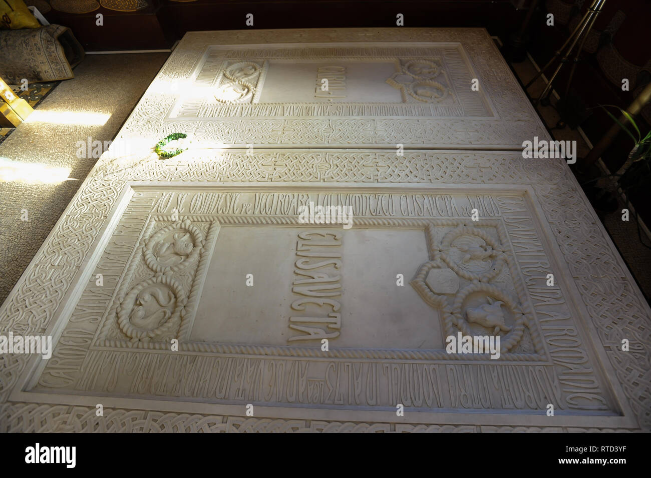 Eglise Orthodoxe Adormirea Hram (Dormition de la Mère de Dieu) ou la Cathédrale de Curtea de Arges construit 1514 à 1517 dans le style architectural byzantin dans le Cu Banque D'Images