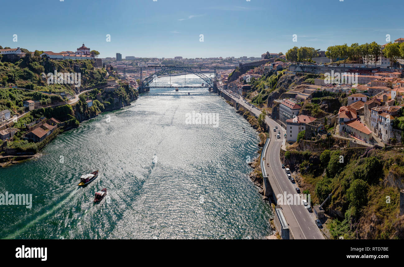 Ponte Luis JE de l'autre côté de la rivière Douro vu de Ponte do Infante, Porto, Portugal Banque D'Images