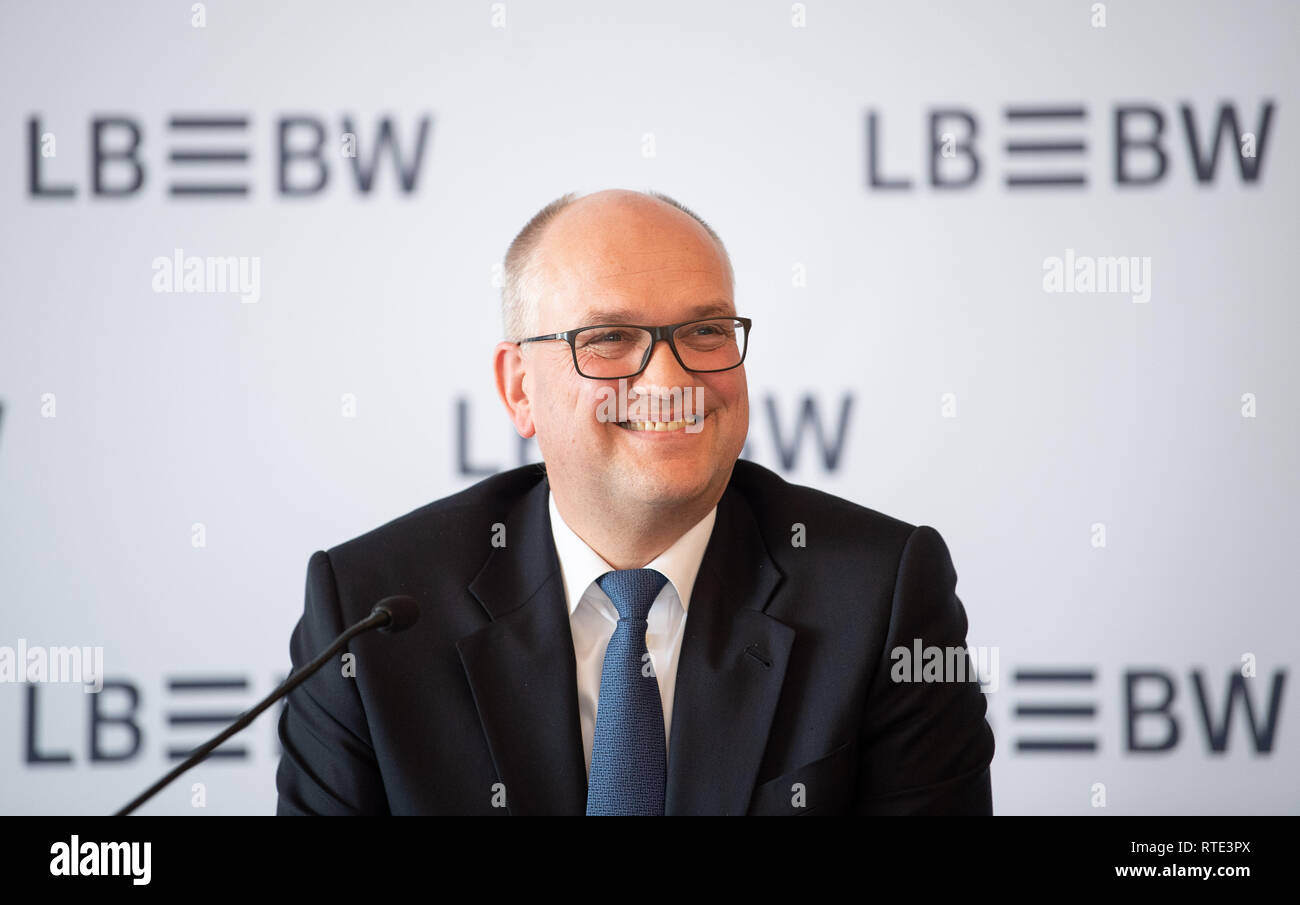 Stuttgart, Allemagne. 28 Février, 2019. Rainer Neske, chef de la Landesbank Baden-Württemberg, prendra la parole lors de la présentation de l'entreprise chiffres préliminaires de la Landesbank Baden-Württemberg (LBBW). Selon les premiers chiffres, la banque a obtenu 420 millions d'euros après impôts en 2018. Crédit : Sébastien Gollnow/dpa/Alamy Live News Banque D'Images