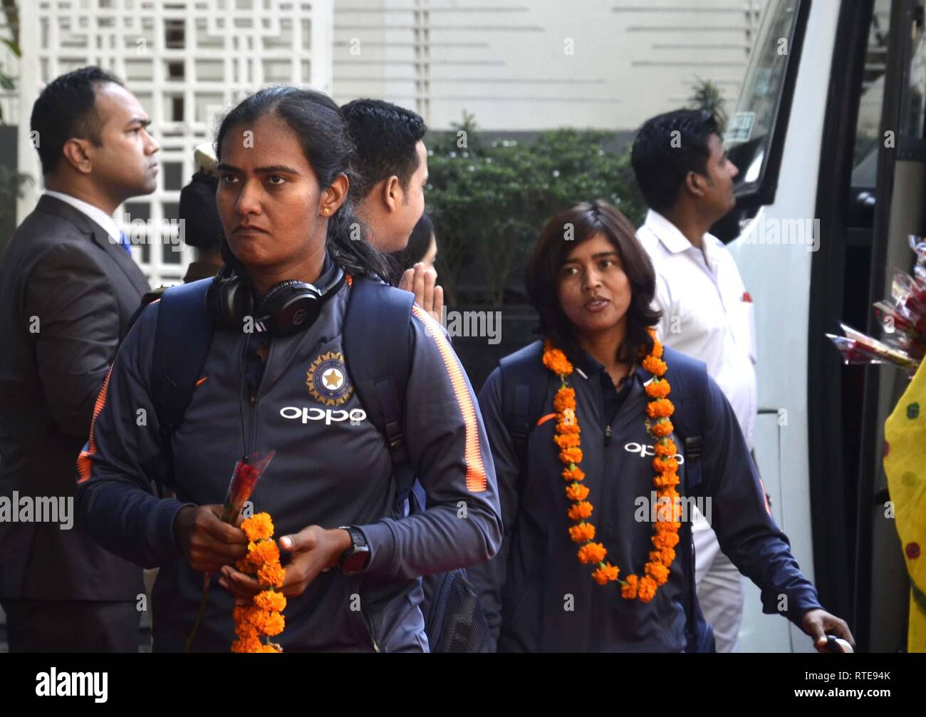 Guwahati, Assam, Inde. 06Th Mar, 2019. L'équipe de cricket de femmes indiennes arrive à Guwahati le Mar 01, 2019. Une série de cricket entre l'Inde et l'Angleterre. L'Indian women's T20 cricket match contre l'Angleterre se tiendra du 4 mars au 10 mars 2019, au stade de Barsapara à Guwahati. Credit : Hafiz Ahmed/Alamy Live News Banque D'Images
