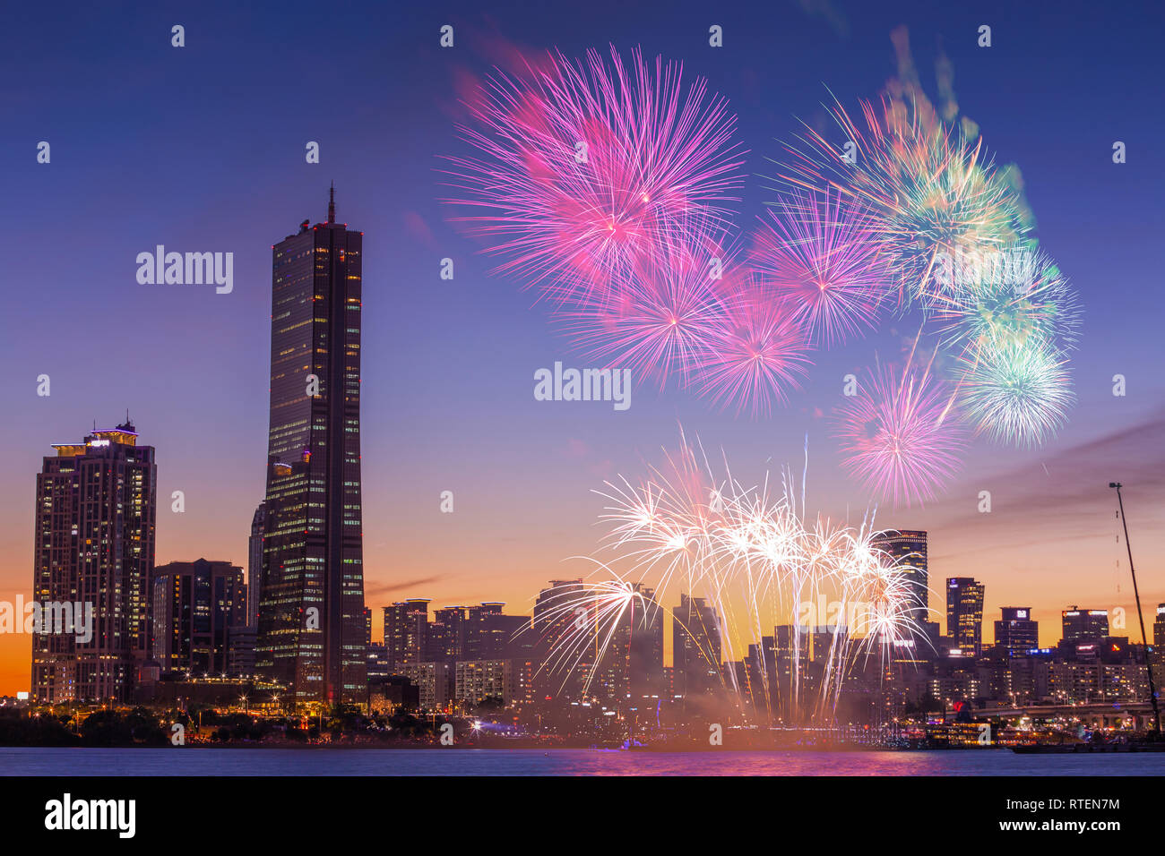 Fireworks Festival à Séoul, Corée du Sud de la ville de nuit. Banque D'Images