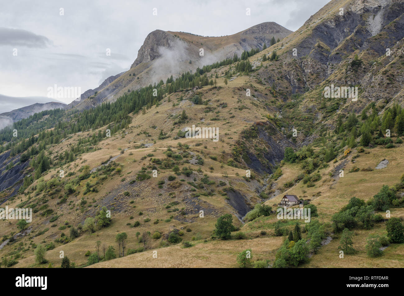 Près de lac d'Allos dans les alpes Banque D'Images