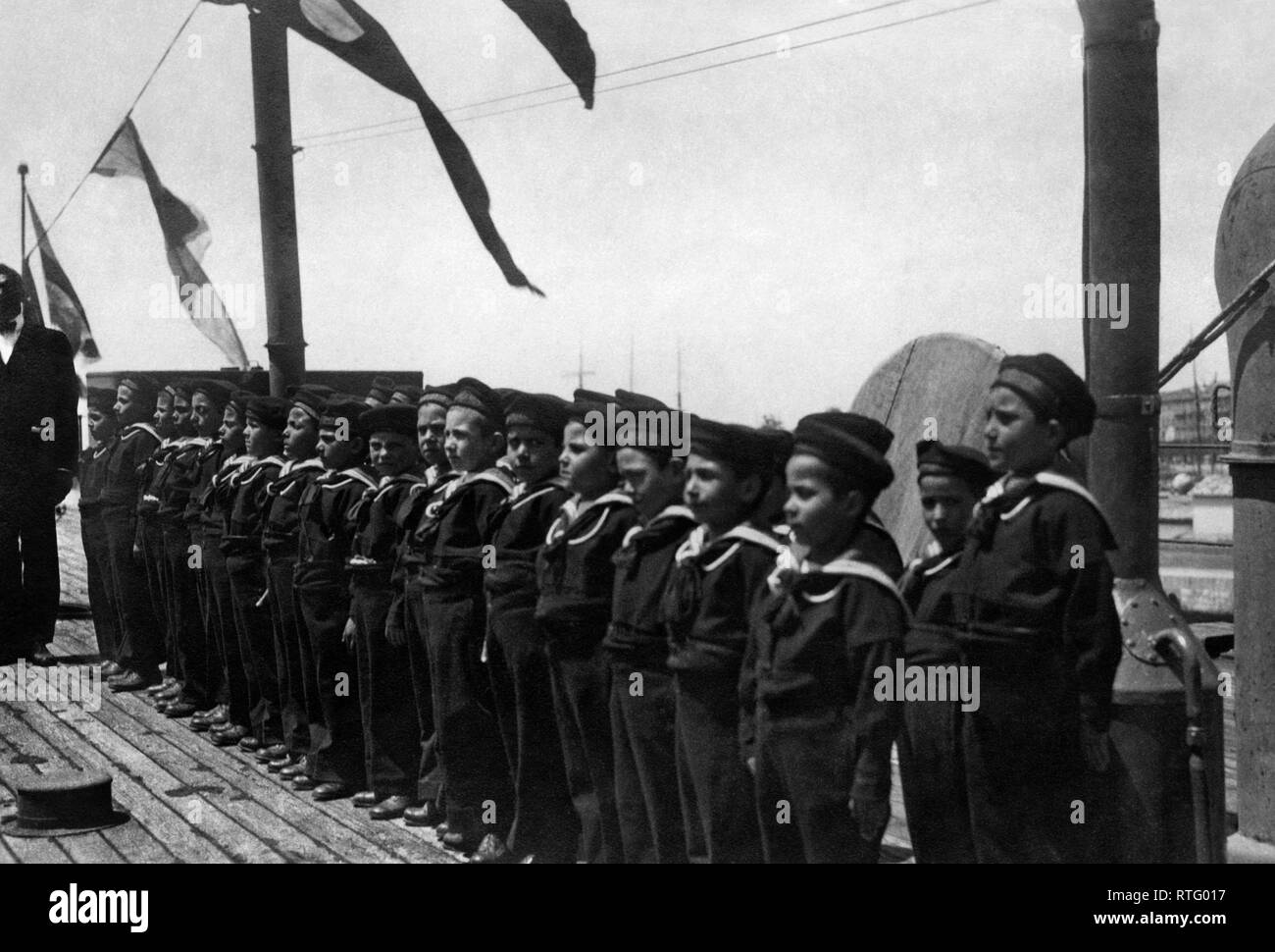 Italie, Sardaigne, Cagliari, de jeunes marins, 1921 Banque D'Images