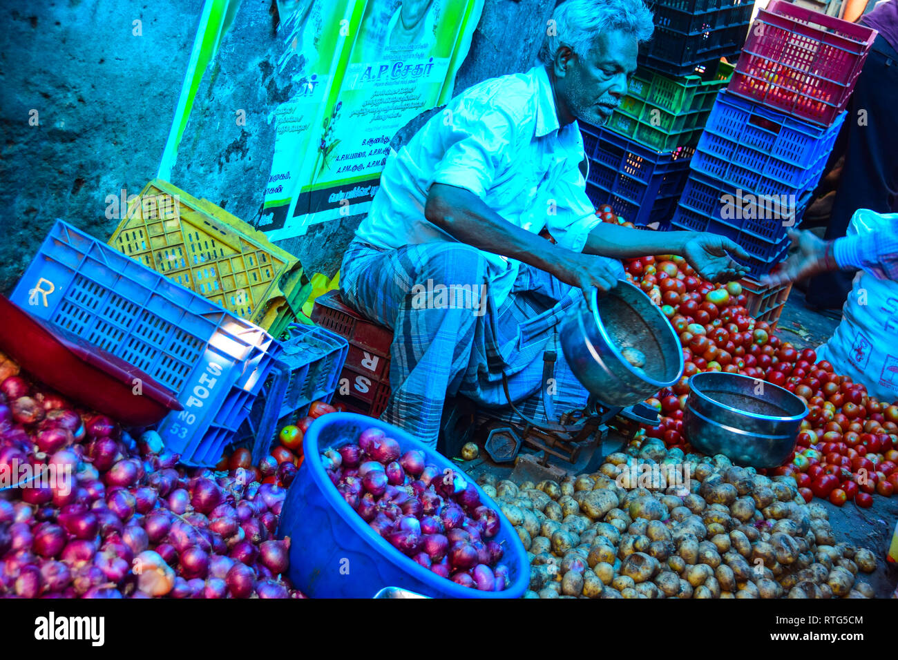 Oignons rouges, Goubert Market, Pondichéry, Pondichéry, Tamil Nadu, Inde Banque D'Images