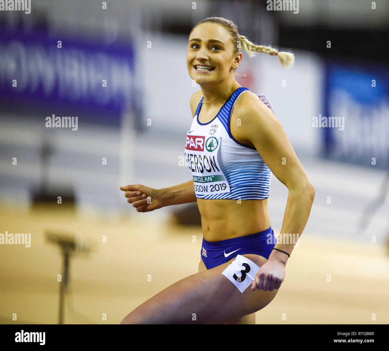 Great Britain's Niamh Emerson réagit après avoir participé à l'événement Pentathlon 60m haies au cours de la première journée de l'Indoor d'athlétisme à l'Emirates Arena, Glasgow. Banque D'Images