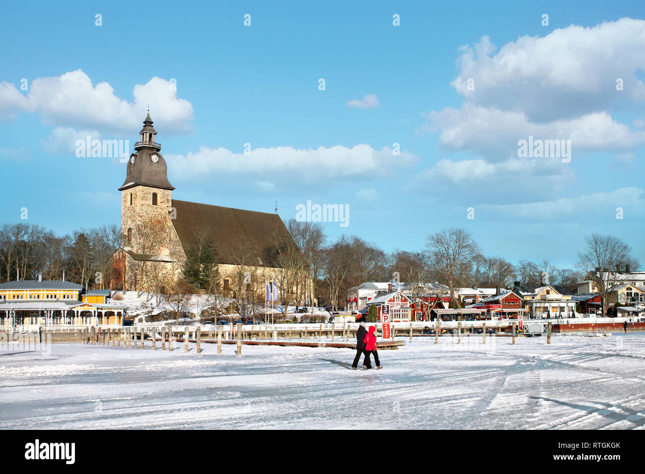 Église de Naantali l'un des plus anciens monuments de la Finlande. Le couvent médiéval a été construit en 1443. Paysage d'hiver, Naantali, Finlande Banque D'Images