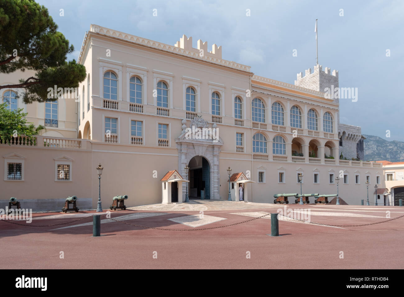 Vue sur Palais du Prince - résidence officielle est le prince de Monaco Banque D'Images