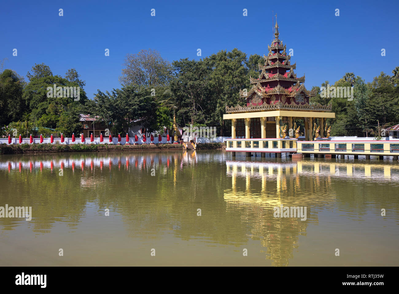 La Mya Tha Lyaung site bouddhiste. Bago, Myanmar, Birmanie. Banque D'Images