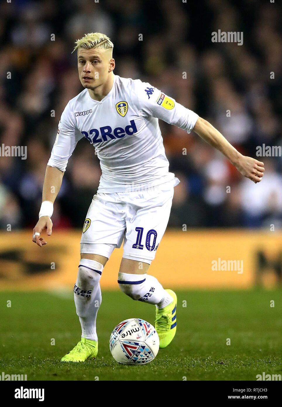 L'Ezgjan Alioski Leeds United au cours de la Sky Bet Championship match à Elland Road, Leeds. Banque D'Images