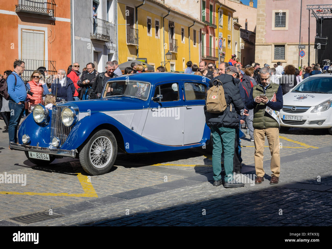 Cuenca, Espagne. 2 mars, 2019. Cuenca carnaval festivités avec antiquités voiture, Mayor 2 mars 2019, la ville de Cuenca, Espagne, le 2 mars 2019. Credit : Enrique Davó/Alamy live news. Banque D'Images