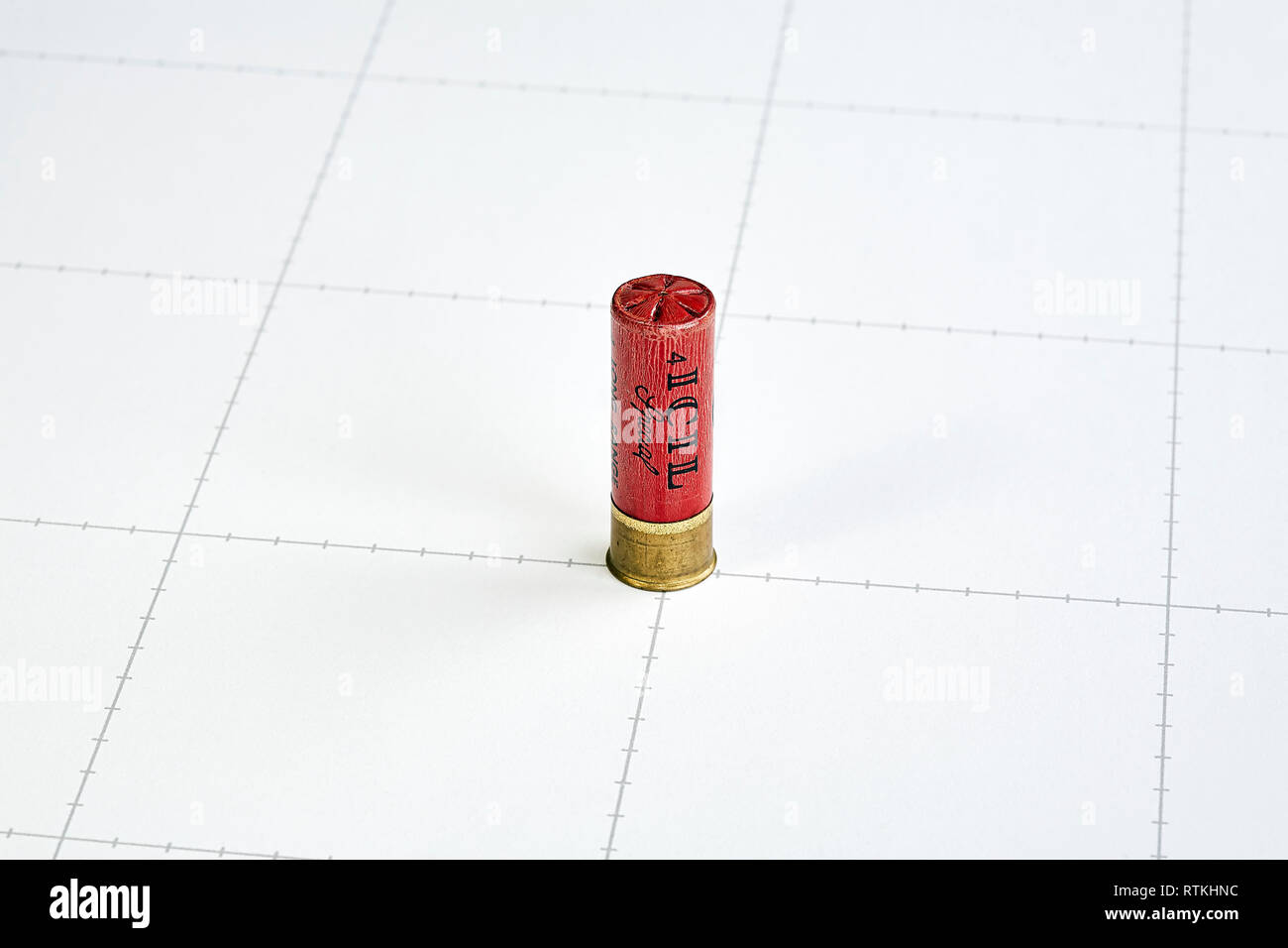 Cartouche de fusil de chasse en carton Banque de photographies et d