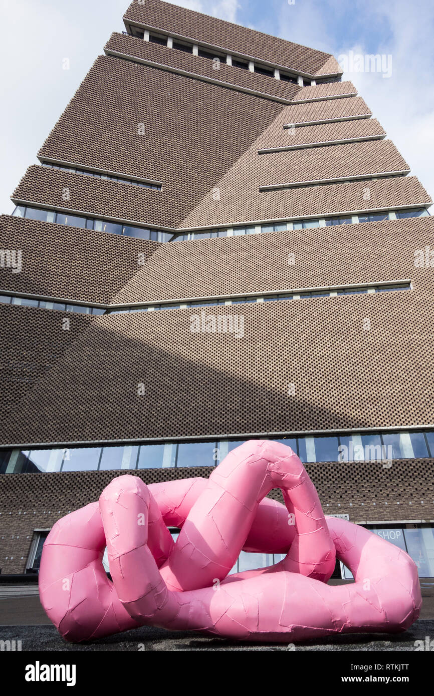 L'extérieur de la sculpture de Franz West, l'interrupteur de la Tate Modern, Londres, UK Banque D'Images