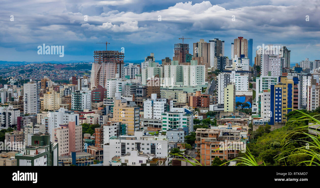 Brésil Voyage. La beauté de l'antenne vue paysage urbain. .Belo Horizonte au Brésil . Banque D'Images