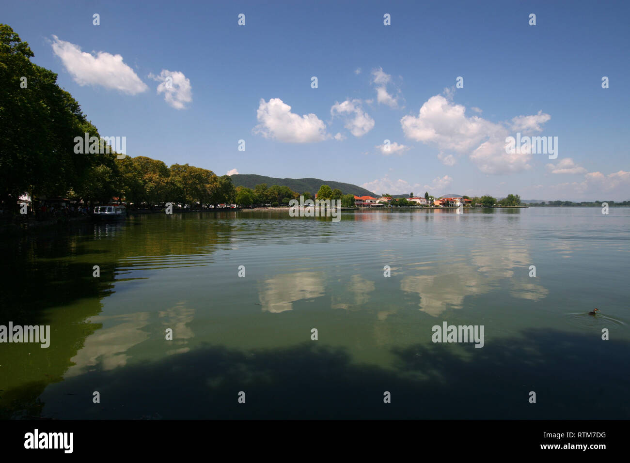 Vue sur le lac d'Ioannina Banque D'Images