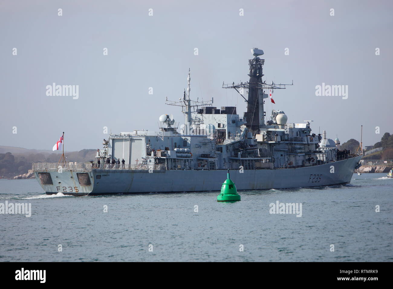 Plymouth, Devon, UK.1er mars 2019. Le HMS Monmouth F235 retourne à Plymouth. Connu comme le Duc Noir c'est une frégate de type 23 et le sevemth à porter t Banque D'Images