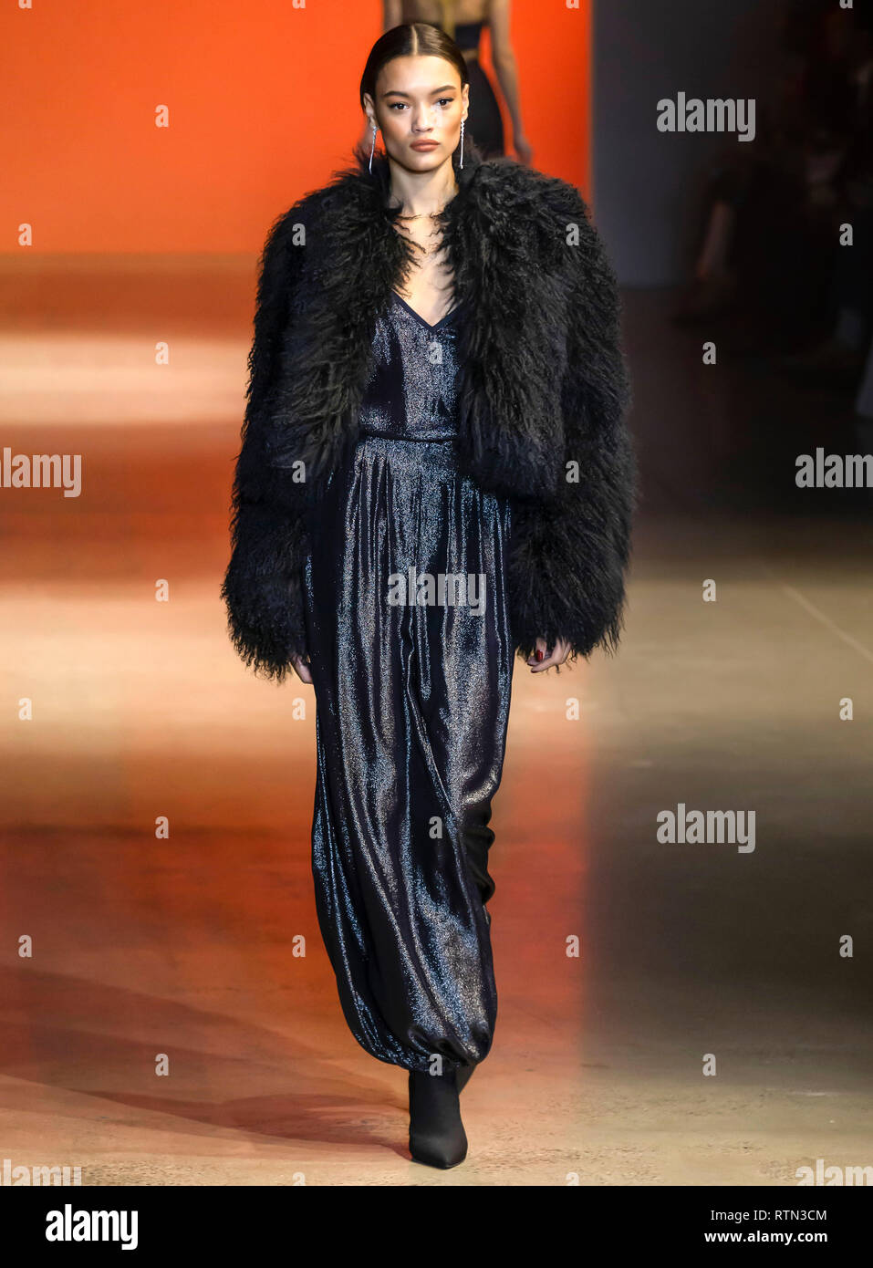 New York, New York - Février 08, 2019 : A model Cushnie Automne Hiver 2019 au Fashion Show Banque D'Images