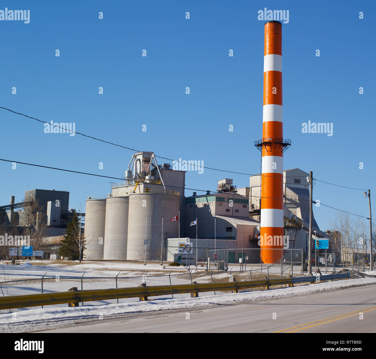 Pleasant Valley, Canada - Mars 01, 2019 : l'usine de Ciment Lafarge. Lafarge est une société multinationale dont l'activité principale la production de ciment, granulats de construction Banque D'Images