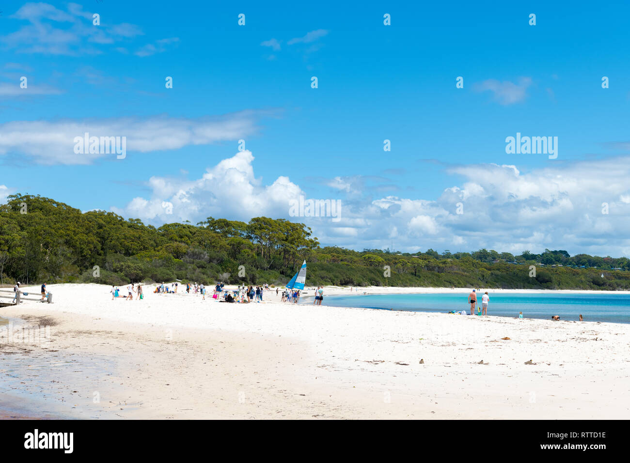 Galamban Beach Green Patch, , Australia-December 24, 2018 : les personnes bénéficiant du beau temps à Galamban beach Green Patch à Jervis bay, un quartier g Banque D'Images