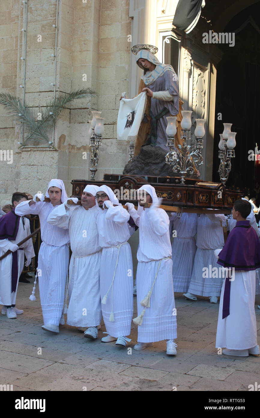 Le Vendredi Saint Procession à Zejtun sur l'île de Malte : 8.Statue - Le Veronica. Banque D'Images