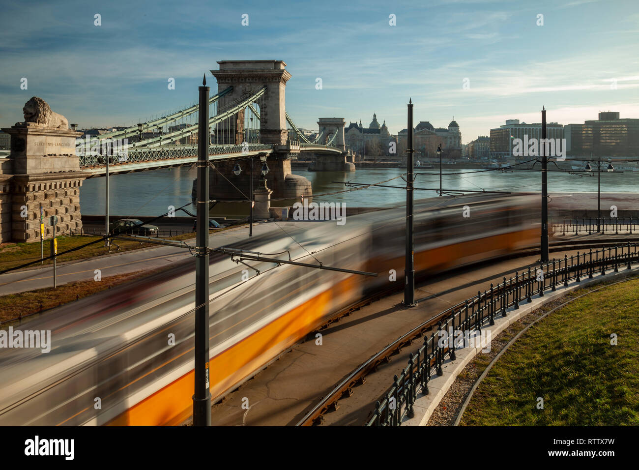 Au matin, le Pont des chaînes de Budapest. Banque D'Images