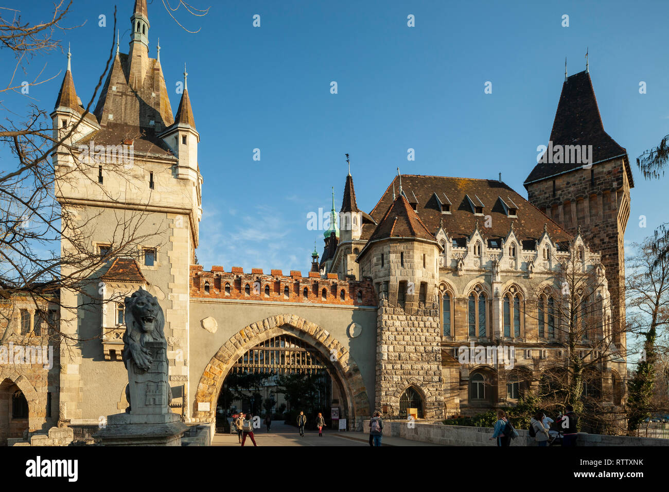 Château Vajdahunyad dans Budapest, Hongrie. Banque D'Images