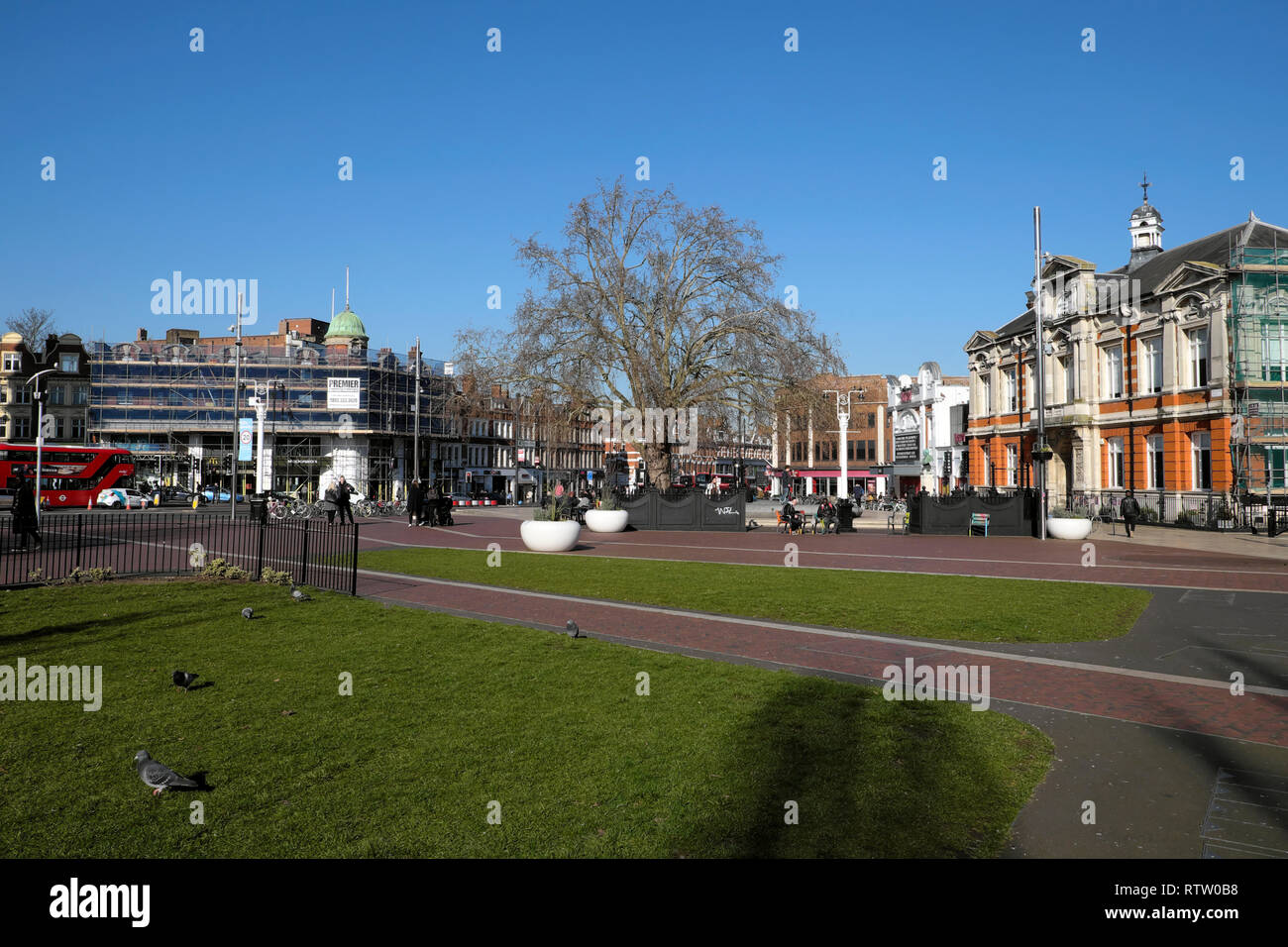 Brixton Oval et Tate Central Public Library building à Brixton, au sud de Lambeth London UK KATHY DEWITT Banque D'Images