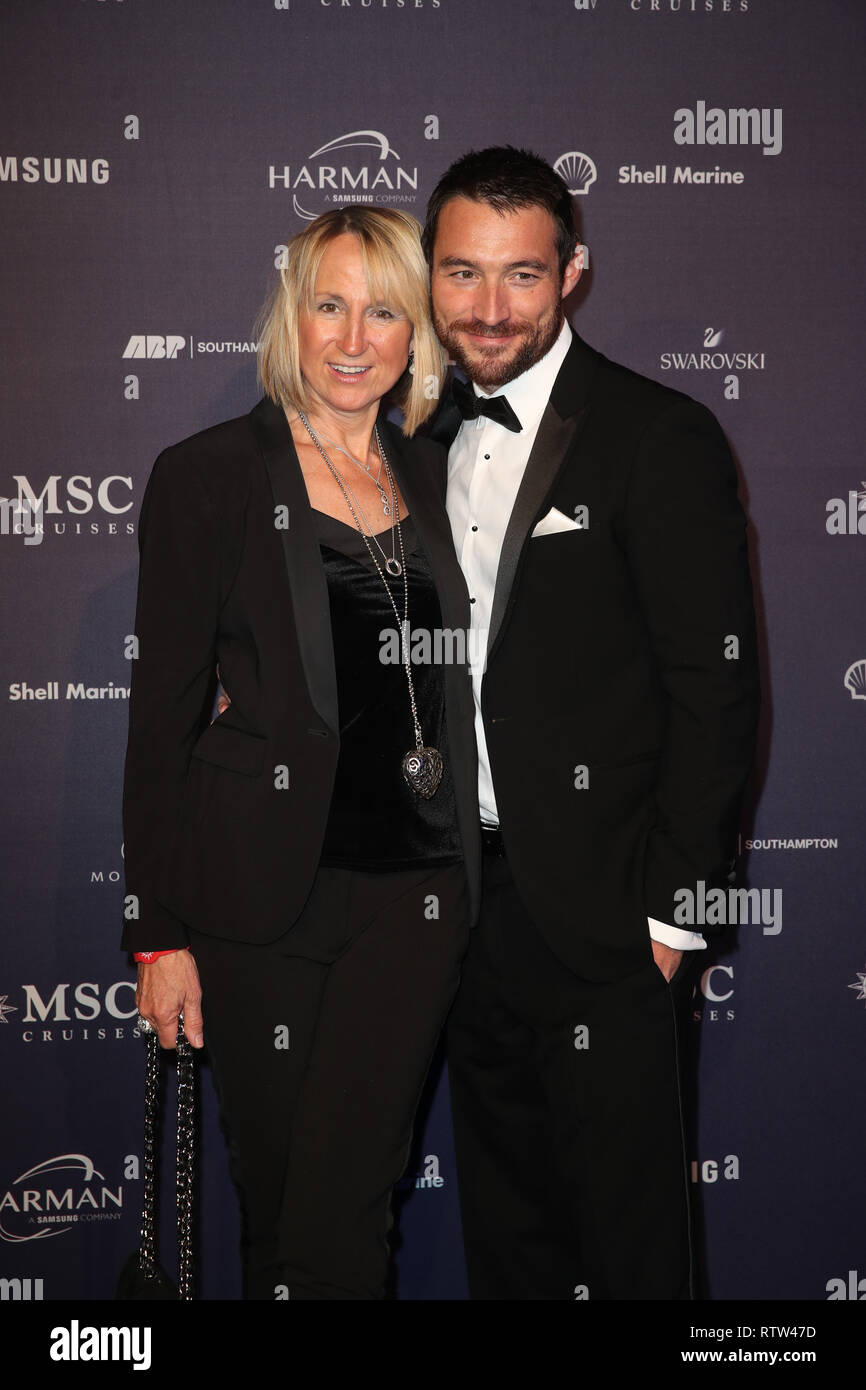 Carol McGiffin et Mark Cassidy arrivent à la cérémonie de baptême du MSC Bellissima, le plus grand navire de croisière à être baptisée dans le Royaume-Uni, au Terminal de croisières de la ville de Southampton. Banque D'Images