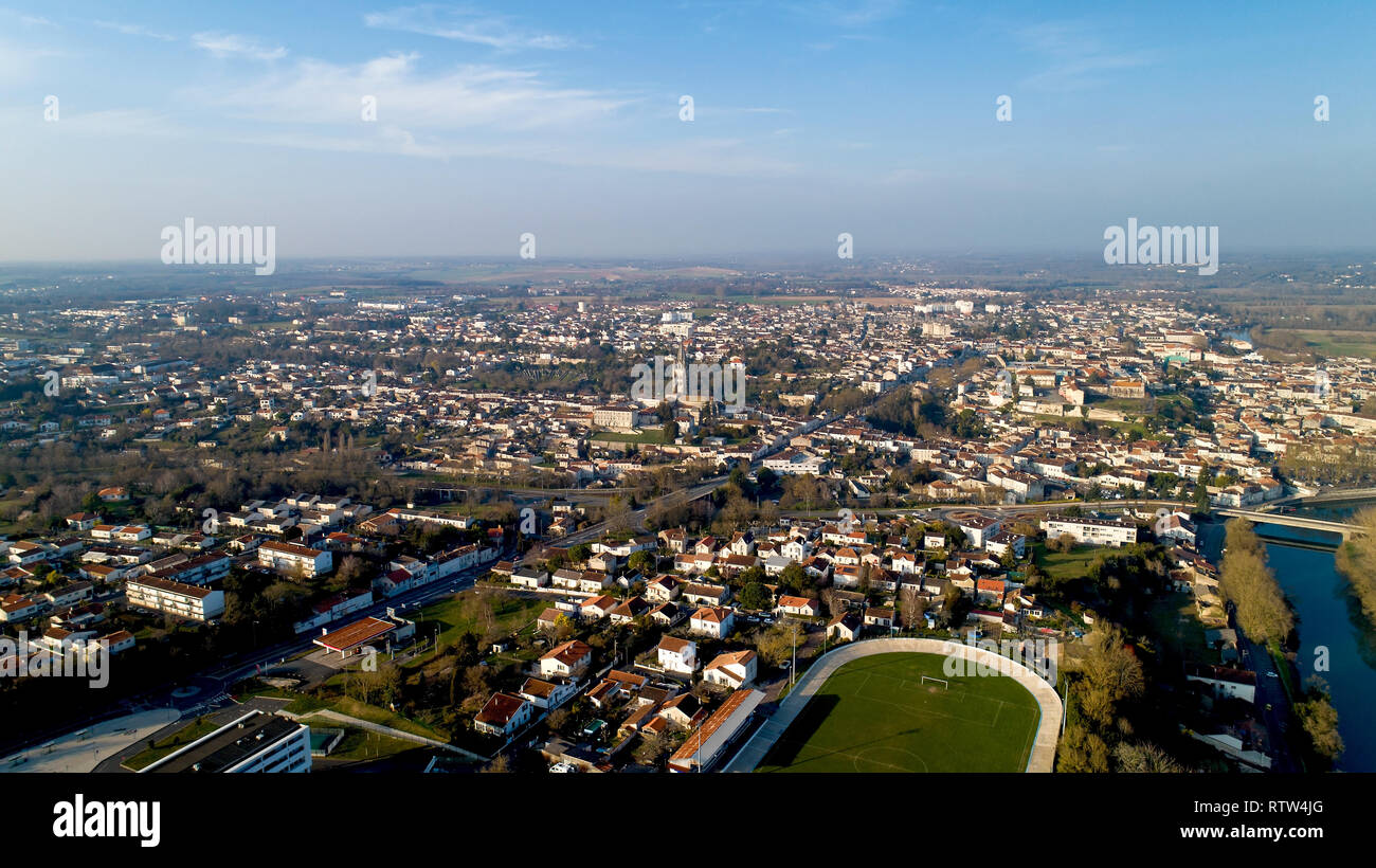 Vue aérienne de la ville de Saintes en Charente Maritime Banque D'Images